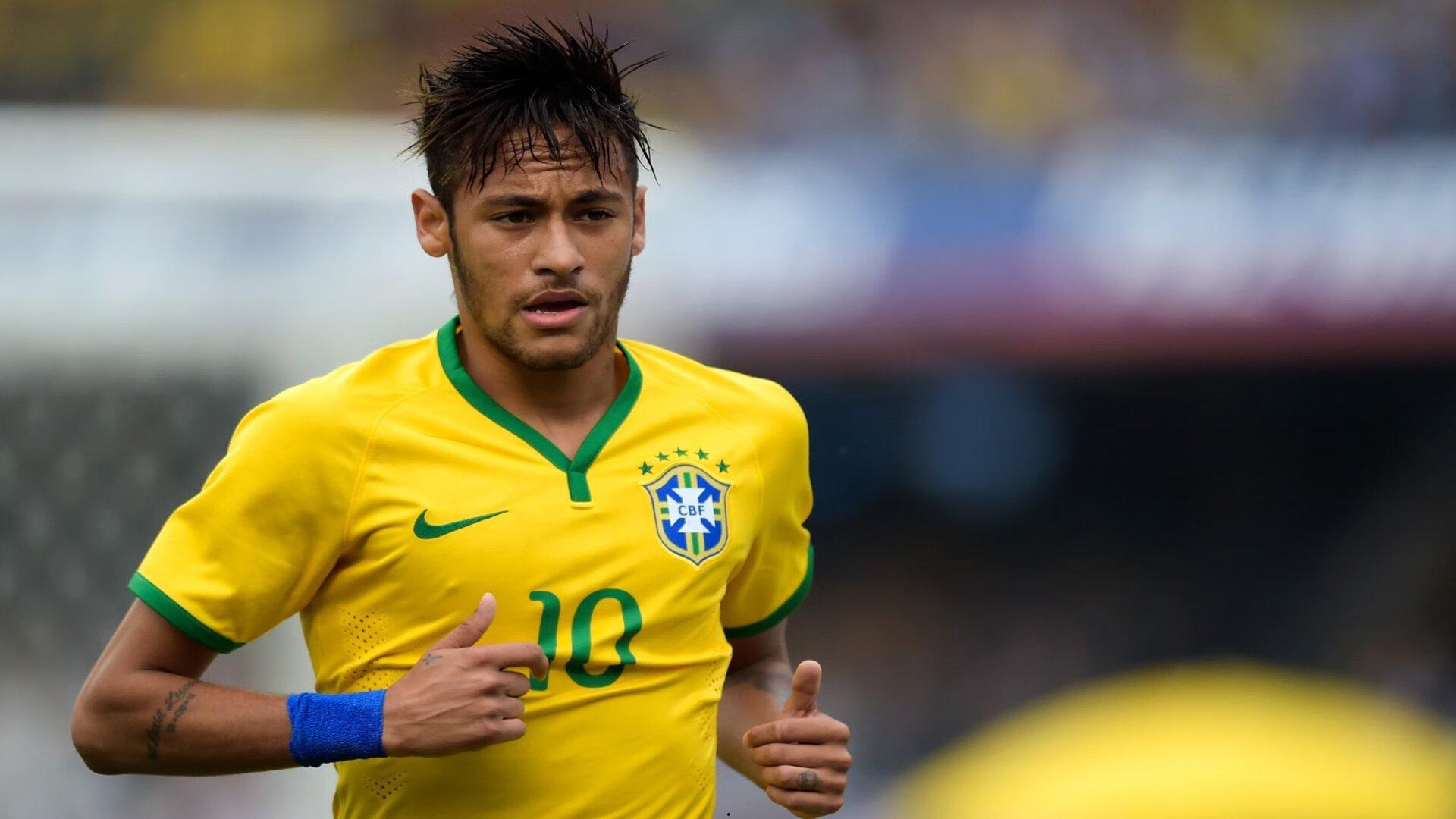 国足热身赛强势告捷，于大宝吴曦张稀哲建功，3比0完胜泰山