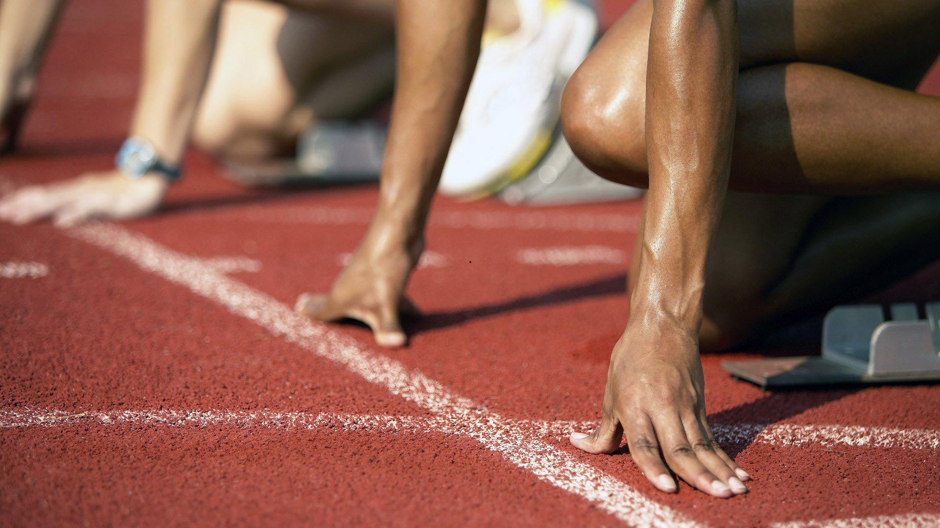 英超教练巅峰对决，内维尔盛赞瓜迪奥拉与埃梅里为联赛双璧